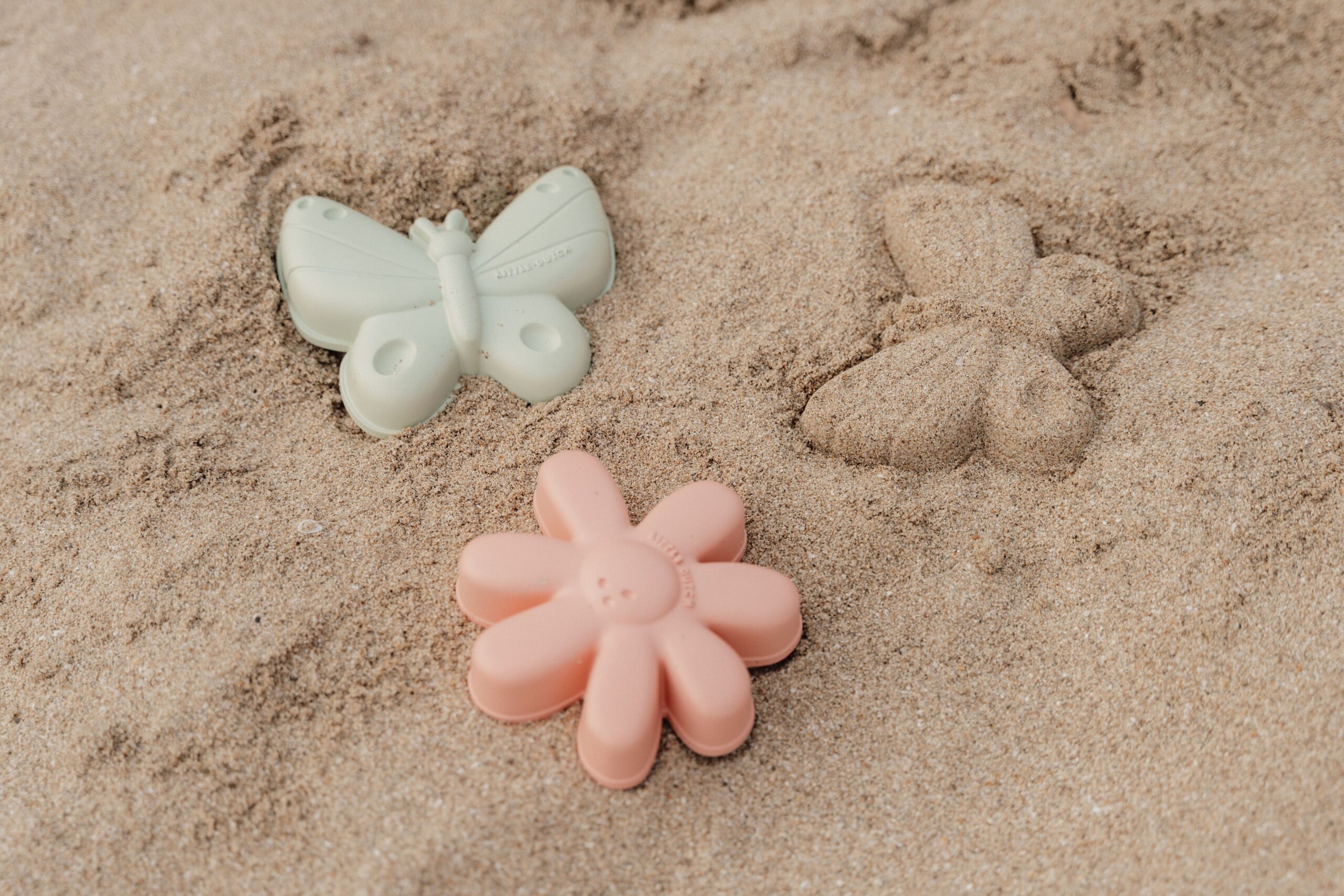 Afbeelding Little Dutch Strandset I schepje en zandvormen I Flowers & Butterflies